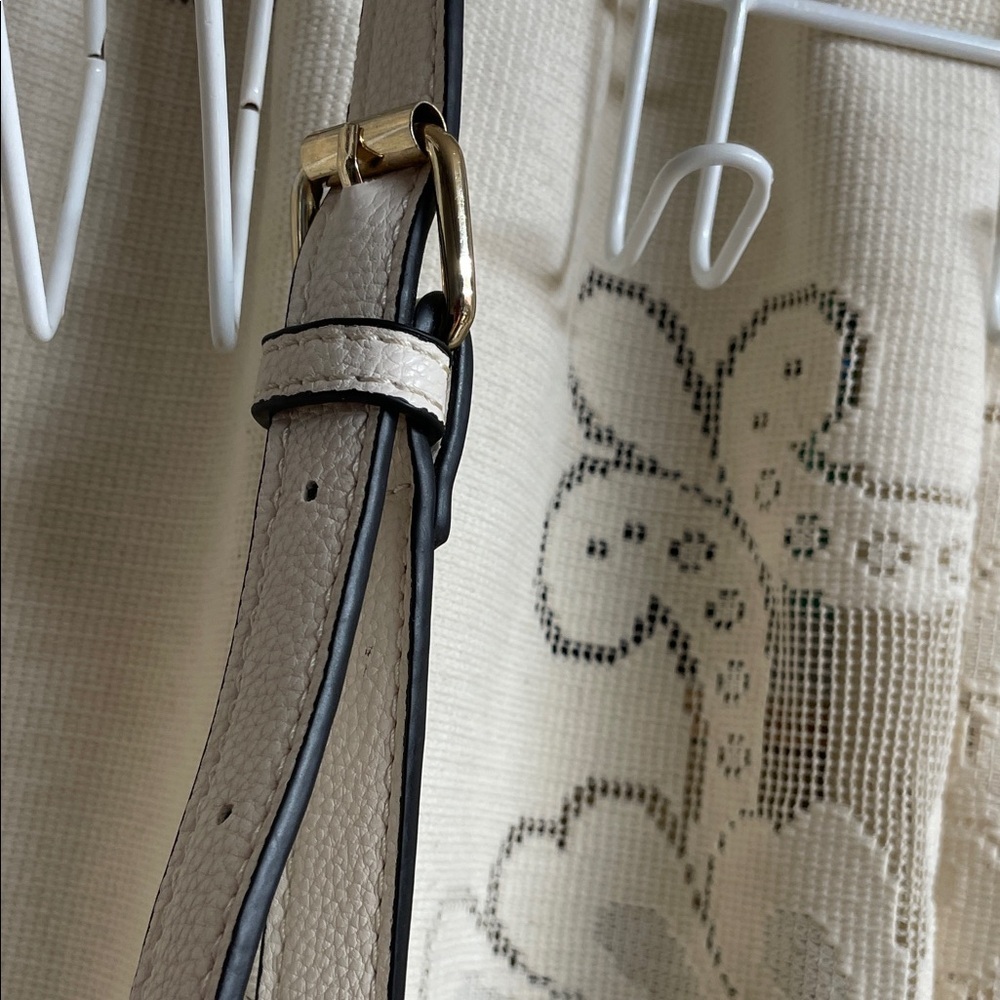 Bo Ho Stylish White Tassel Crossbody Bag - Picture 6 of 7